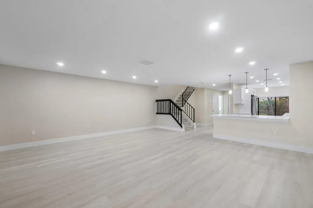 16 Stratford Drive E Boynton Beach FL 33436