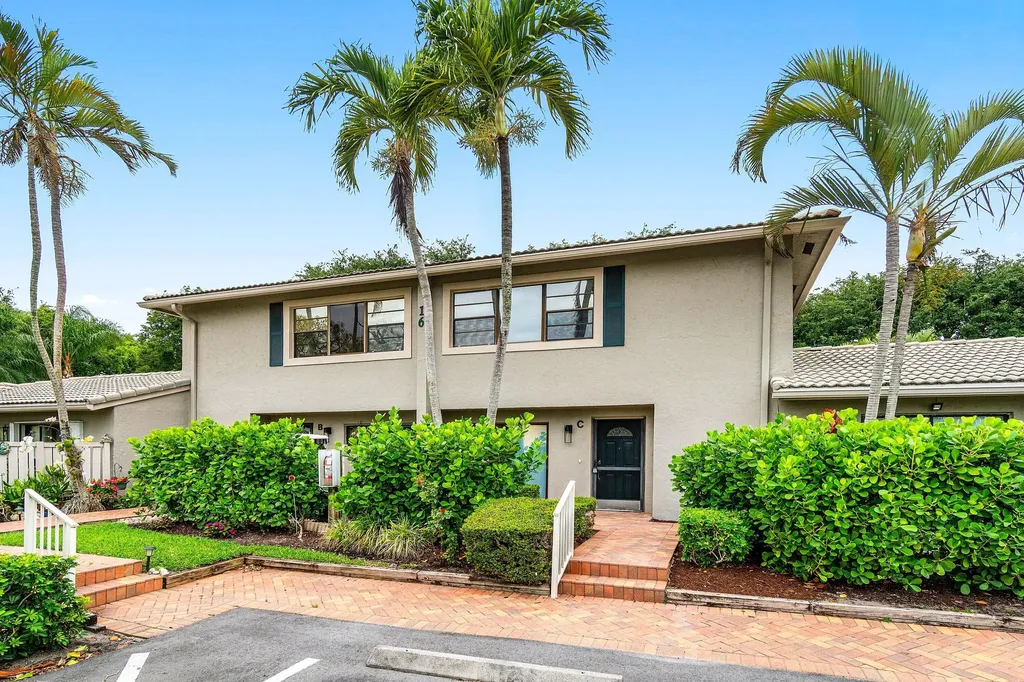 16 Stratford Drive E Boynton Beach FL 33436