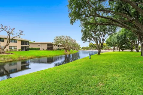 16 Stratford Drive E Boynton Beach FL 33436