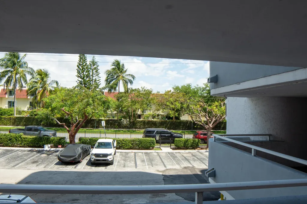 1650 NE 115th Street Miami FL 33181