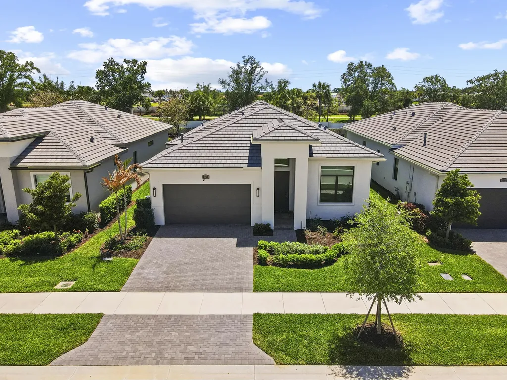 2752 SE Ashfield Drive Port St Lucie FL 34984