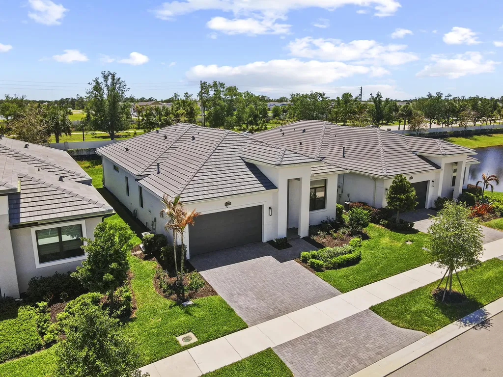 2752 SE Ashfield Drive Port St Lucie FL 34984