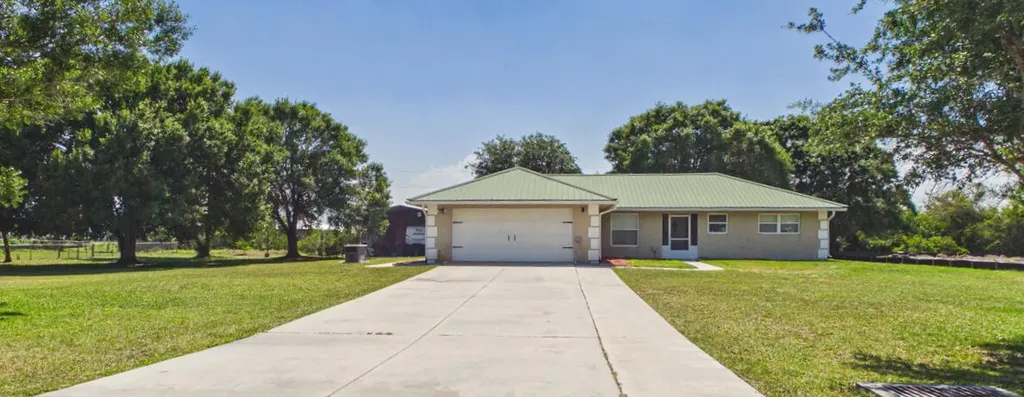 793 SW 85th Avenue Okeechobee FL 34974