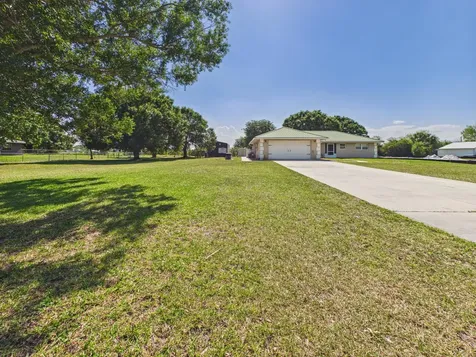 793 SW 85th Avenue Okeechobee FL 34974