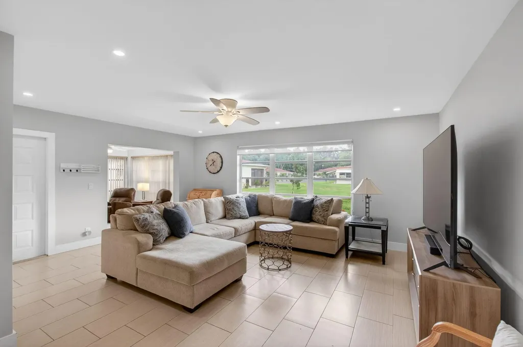 5250 NW 3rd Court Delray Beach FL 33445