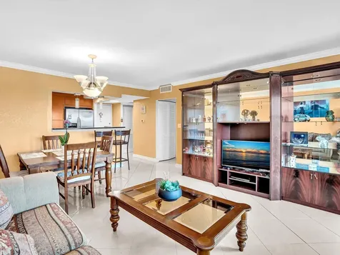 401 Golden Isle Drive Hallandale Beach FL 33009