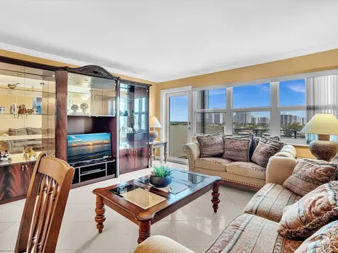 401 Golden Isle Drive Hallandale Beach FL 33009