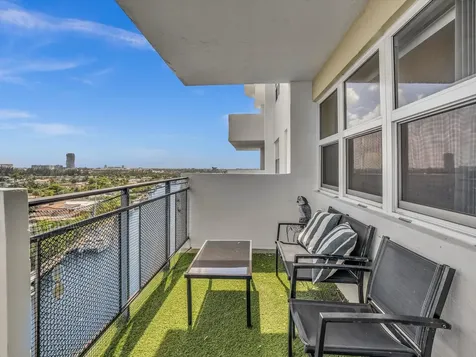 401 Golden Isle Drive Hallandale Beach FL 33009