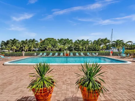 401 Golden Isle Drive Hallandale Beach FL 33009