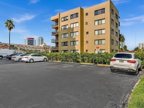 401 Golden Isle Drive Hallandale Beach FL 33009