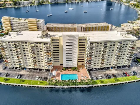 401 Golden Isle Drive Hallandale Beach FL 33009