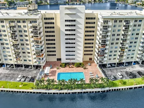 401 Golden Isle Drive Hallandale Beach FL 33009