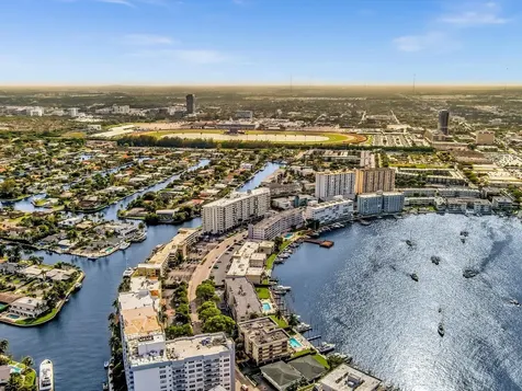 401 Golden Isle Drive Hallandale Beach FL 33009