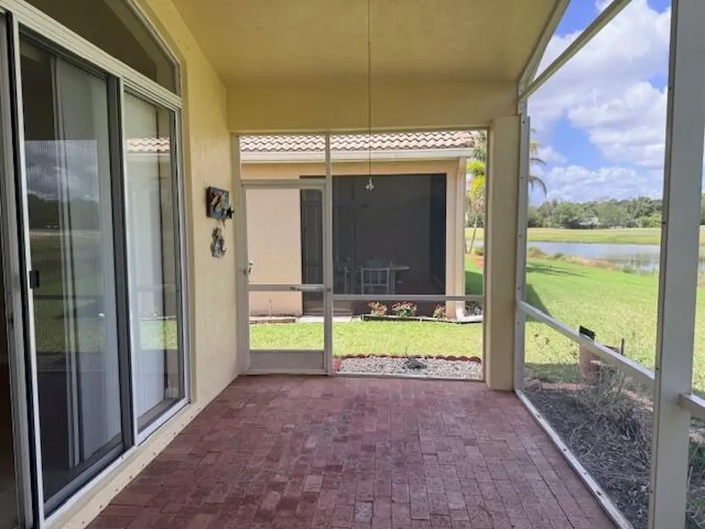 658 NW Stanford Lane Port St Lucie FL 34983