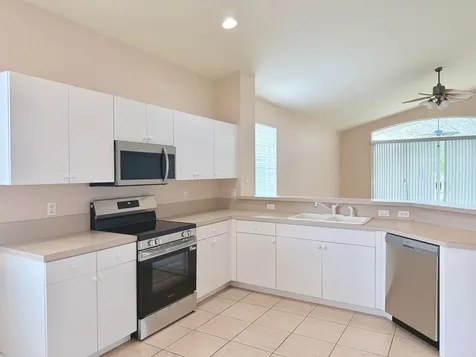 658 NW Stanford Lane Port St Lucie FL 34983