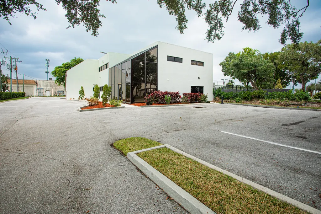 1700 Okeechobee Road West Palm Beach FL 33409