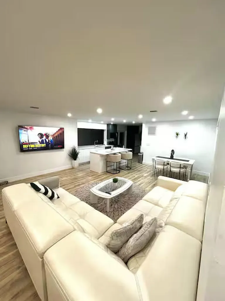 739 SE 12th Avenue Deerfield Beach FL 33441