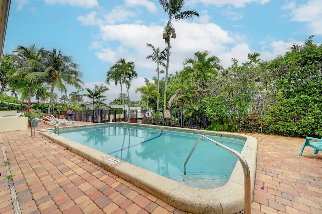 410 SW 15th Street Pompano Beach FL 33060