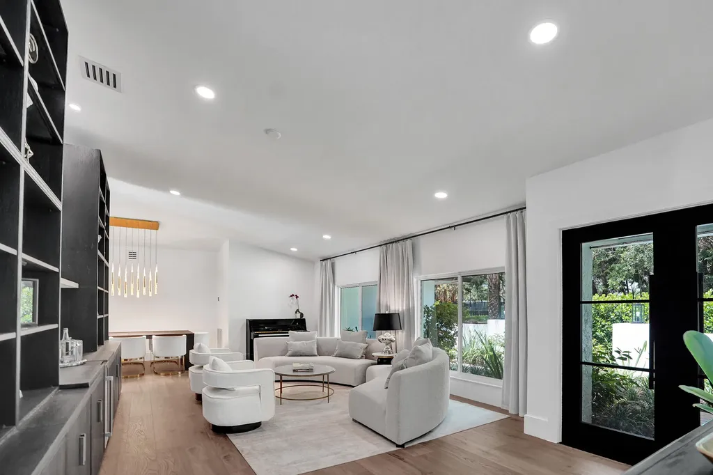 2804 Banyan Boulevard Circle NW Boca Raton FL 33431