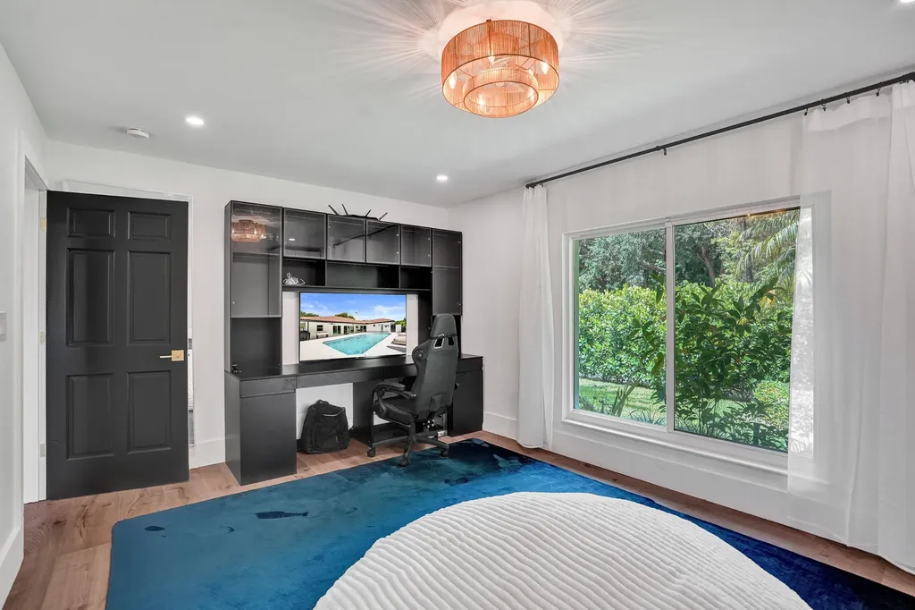 2804 Banyan Boulevard Circle NW Boca Raton FL 33431