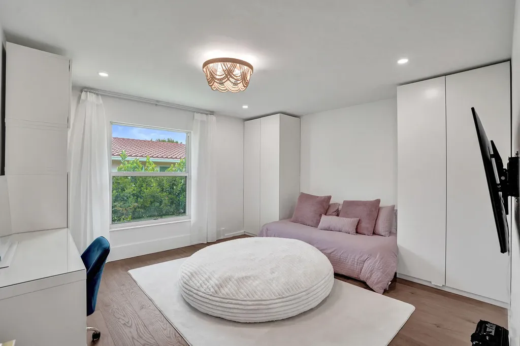 2804 Banyan Boulevard Circle NW Boca Raton FL 33431