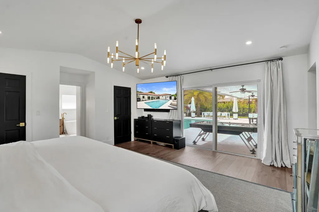 2804 Banyan Boulevard Circle NW Boca Raton FL 33431