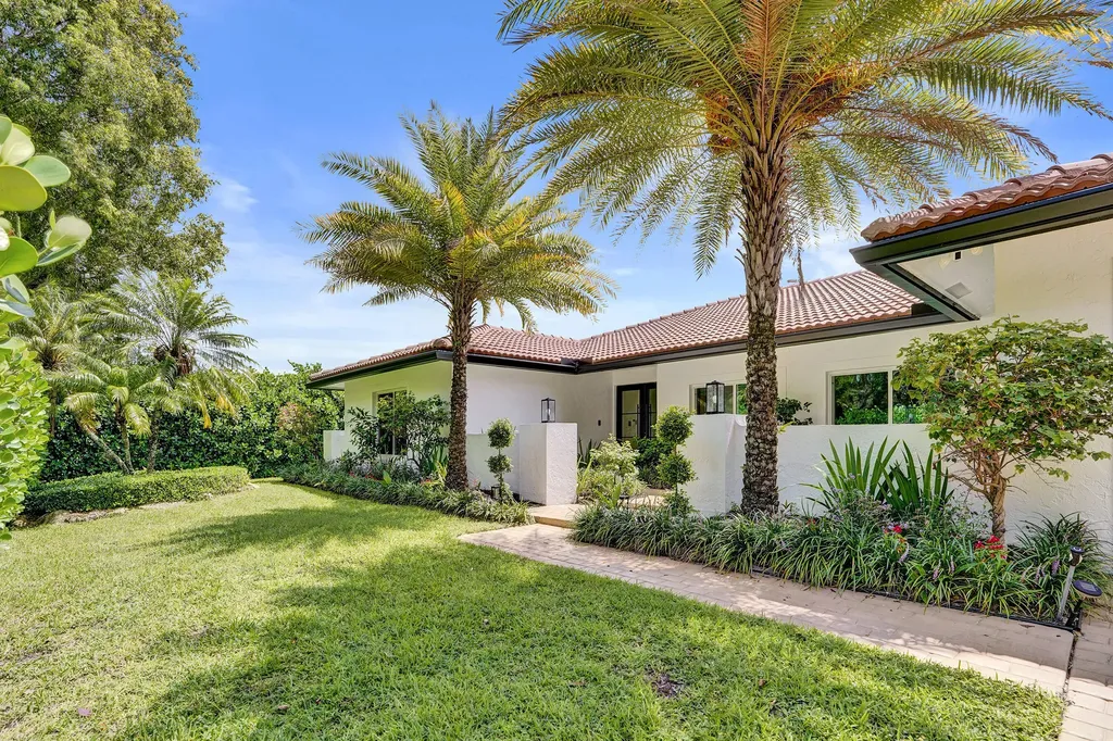 2804 Banyan Boulevard Circle NW Boca Raton FL 33431