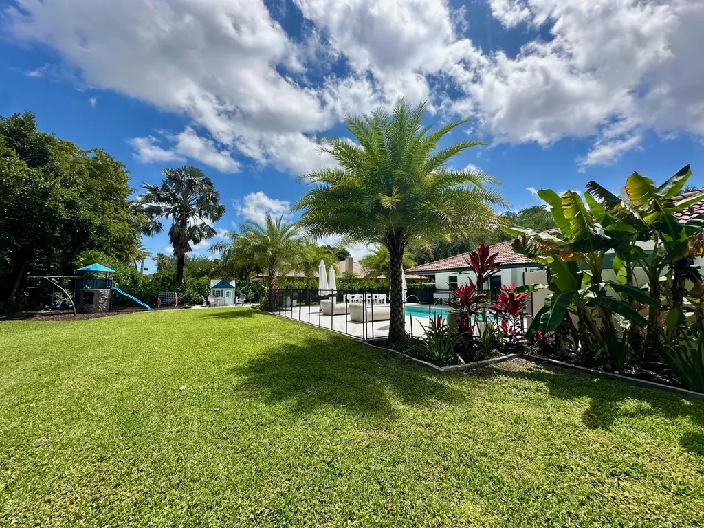 2804 Banyan Boulevard Circle NW Boca Raton FL 33431