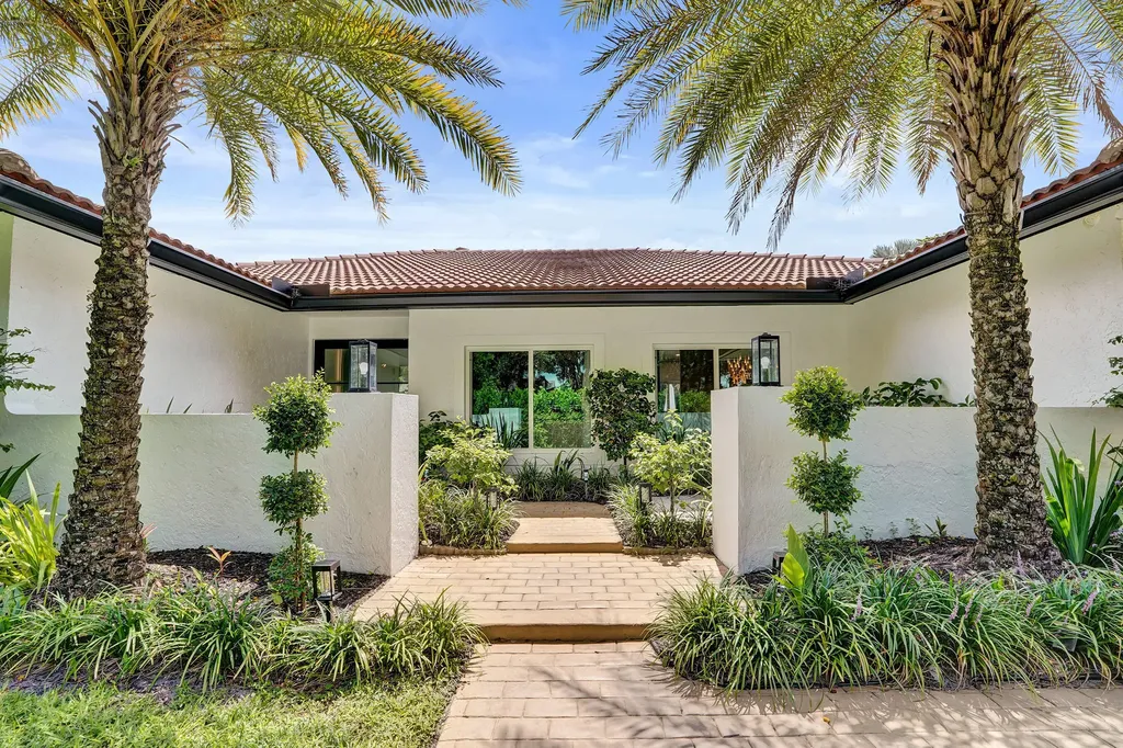 2804 Banyan Boulevard Circle NW Boca Raton FL 33431