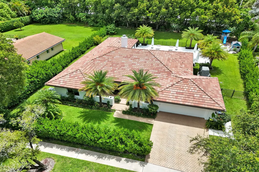 2804 Banyan Boulevard Circle NW Boca Raton FL 33431