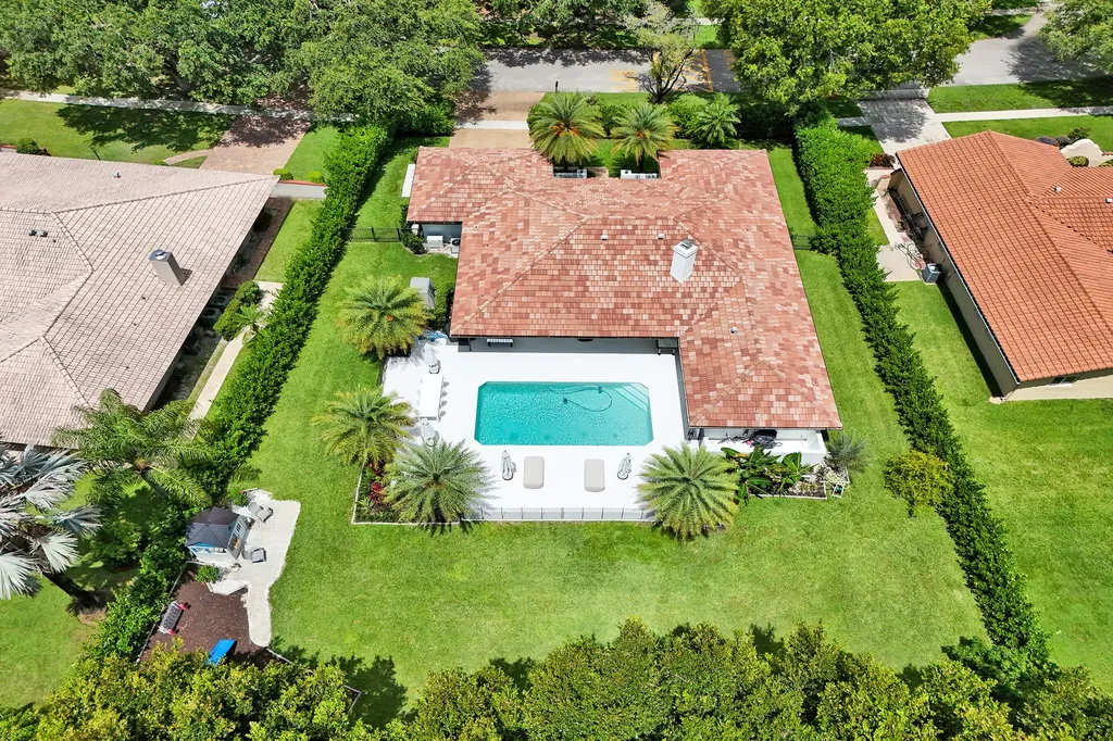 2804 Banyan Boulevard Circle NW Boca Raton FL 33431