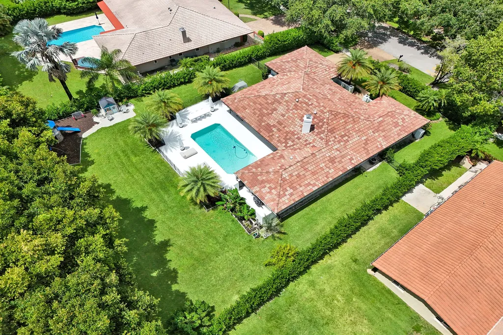 2804 Banyan Boulevard Circle NW Boca Raton FL 33431