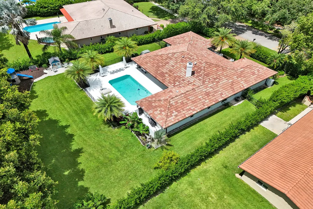 2804 Banyan Boulevard Circle NW Boca Raton FL 33431