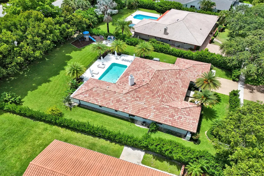 2804 Banyan Boulevard Circle NW Boca Raton FL 33431