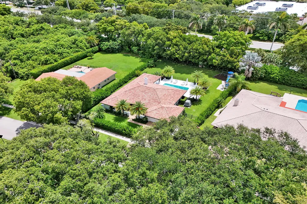 2804 Banyan Boulevard Circle NW Boca Raton FL 33431