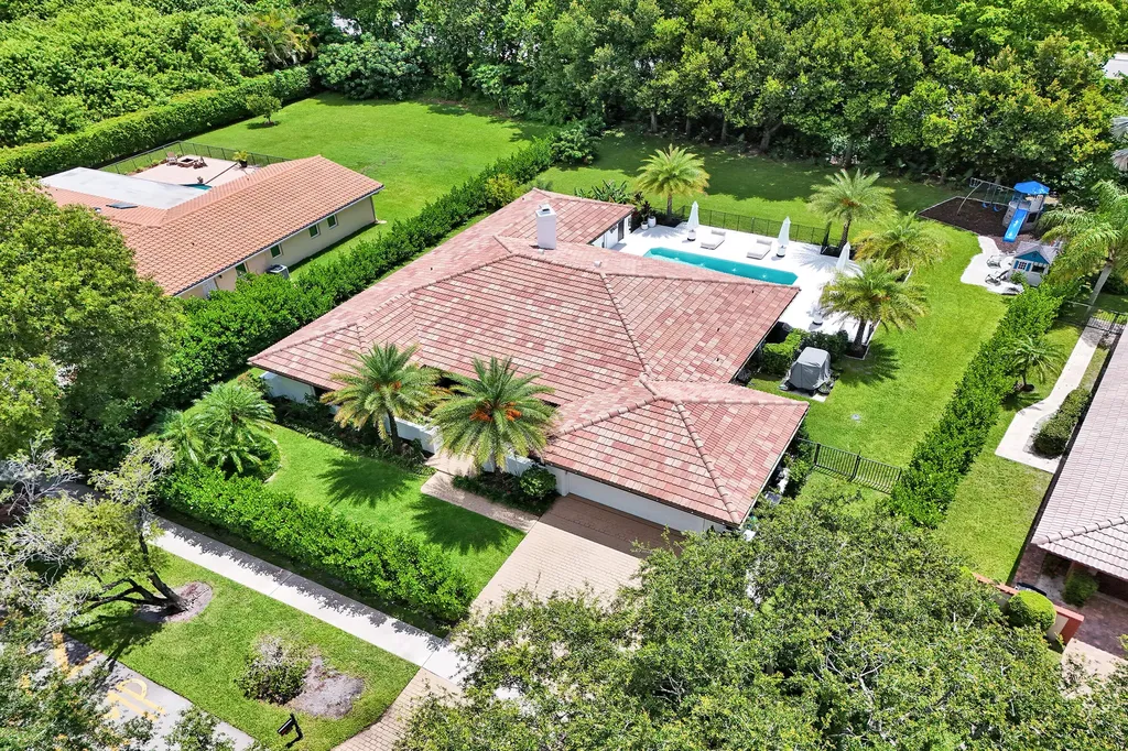 2804 Banyan Boulevard Circle NW Boca Raton FL 33431