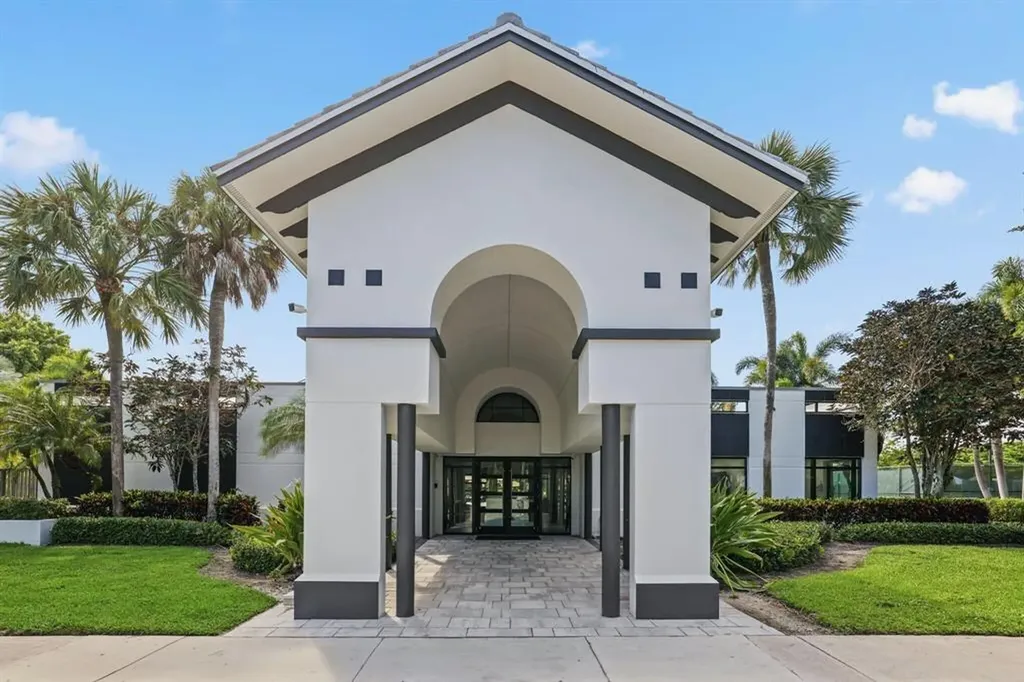 2804 Banyan Boulevard Circle NW Boca Raton FL 33431