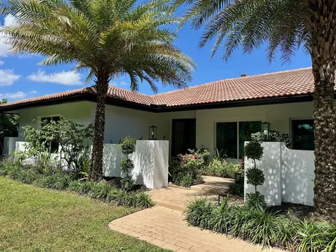 2804 Banyan Boulevard Circle NW Boca Raton FL 33431