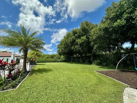 2804 Banyan Boulevard Circle NW Boca Raton FL 33431
