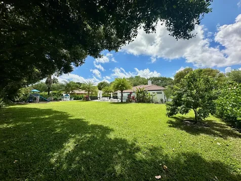 2804 Banyan Boulevard Circle NW Boca Raton FL 33431