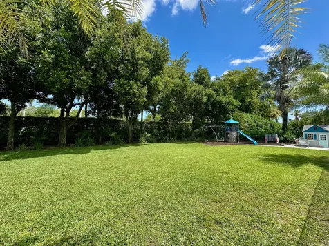 2804 Banyan Boulevard Circle NW Boca Raton FL 33431