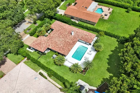 2804 Banyan Boulevard Circle NW Boca Raton FL 33431