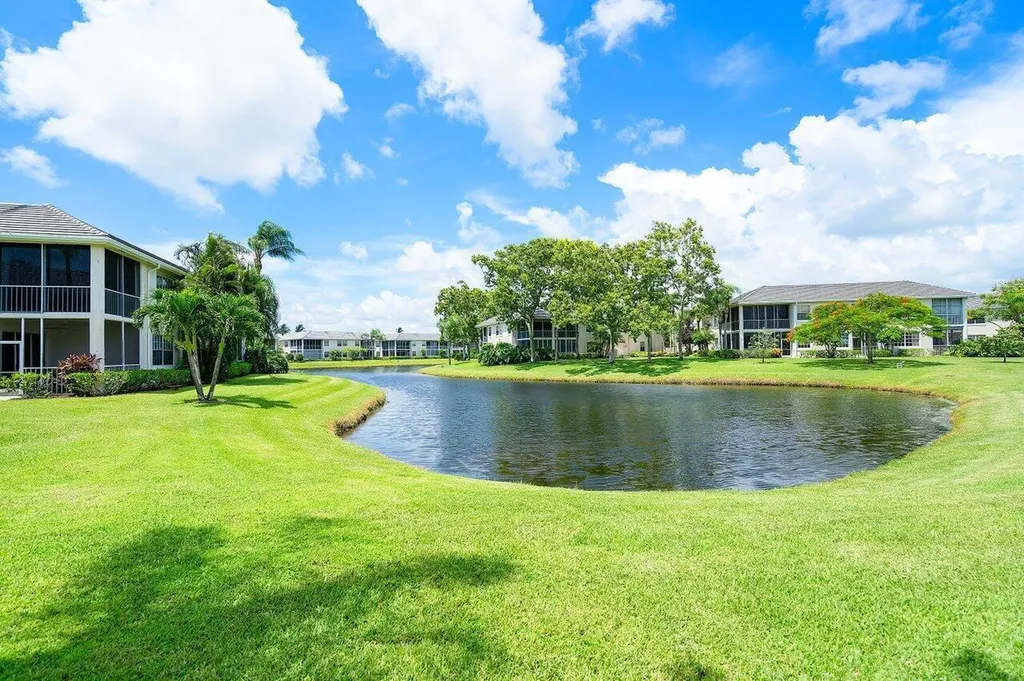 5070 Lake Catalina Drive Boca Raton FL 33496