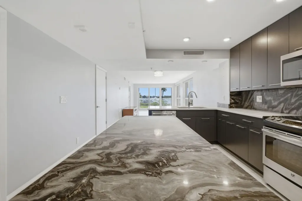 3901 S Flagler Drive West Palm Beach FL 33405