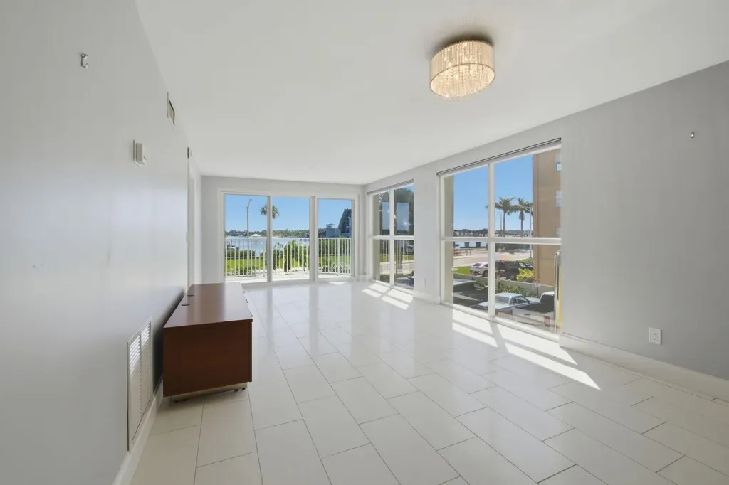 3901 S Flagler Drive West Palm Beach FL 33405