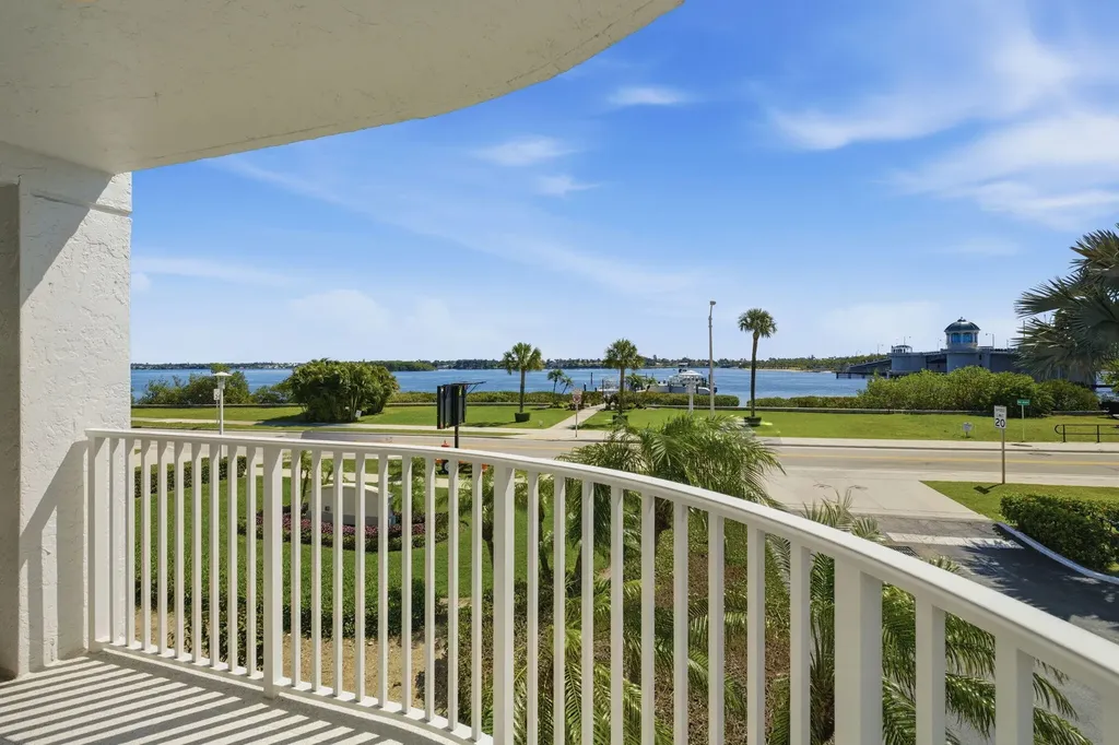 3901 S Flagler Drive West Palm Beach FL 33405