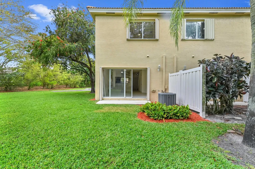 6976 Crooked Fence Drive Lake Worth FL 33467