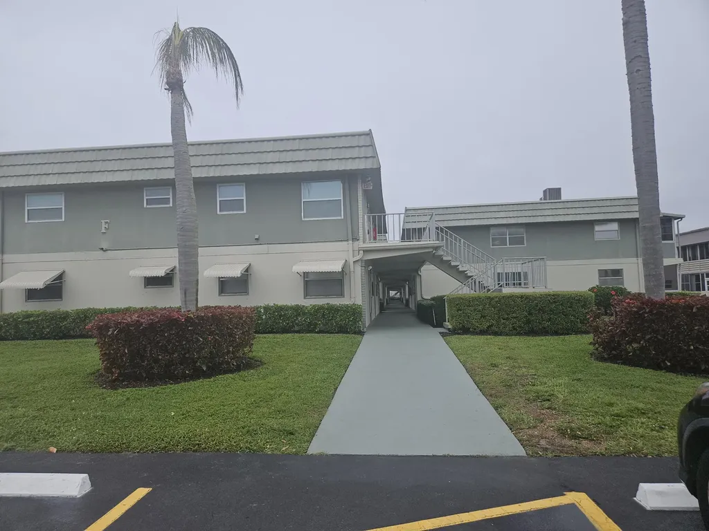 281 Flanders Delray Beach FL 33484