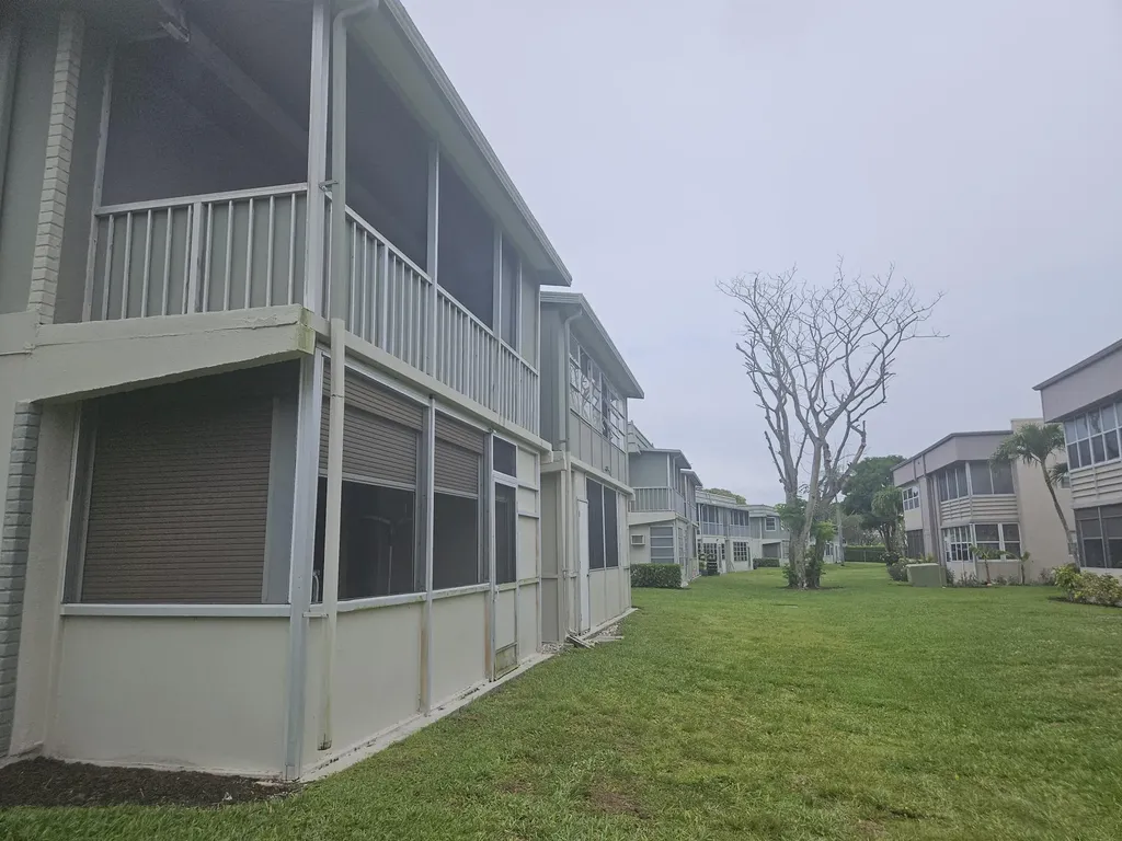 281 Flanders Delray Beach FL 33484