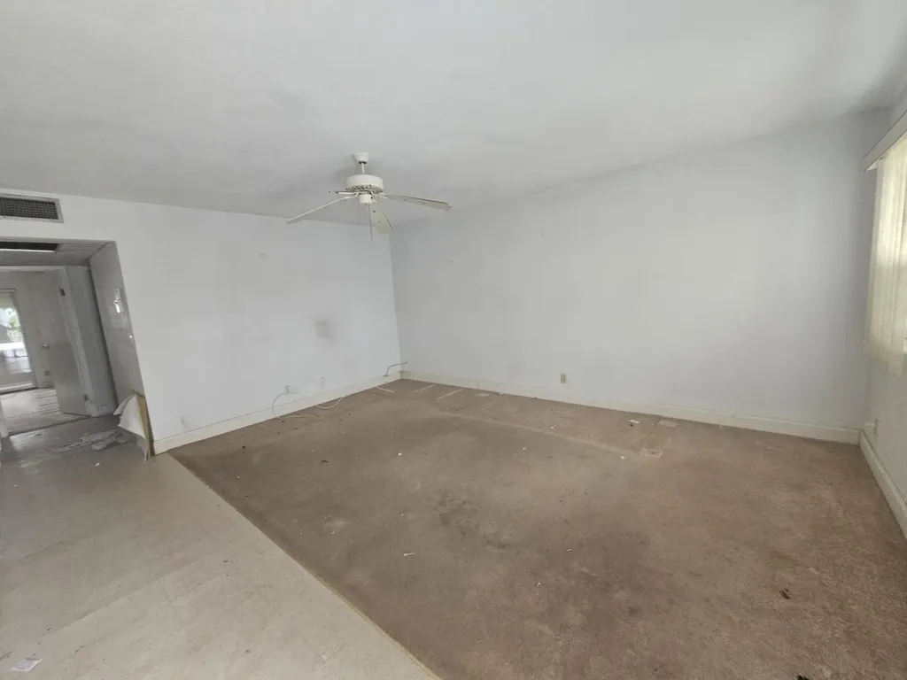 281 Flanders Delray Beach FL 33484